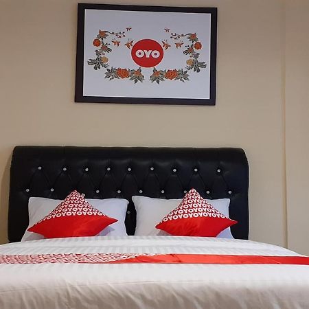 Oyo 1053 Angelyn Home Stay Medan Zewnętrze zdjęcie