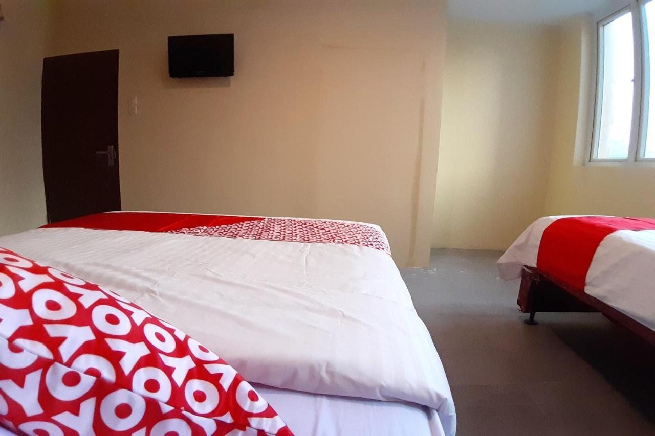 Oyo 1053 Angelyn Home Stay Medan Zewnętrze zdjęcie