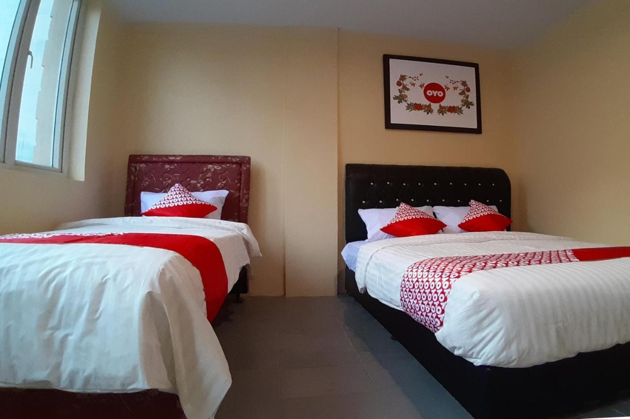 Oyo 1053 Angelyn Home Stay Medan Zewnętrze zdjęcie