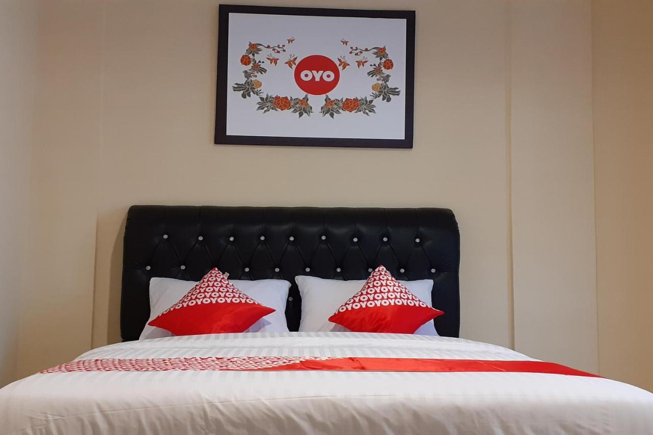 Oyo 1053 Angelyn Home Stay Medan Zewnętrze zdjęcie