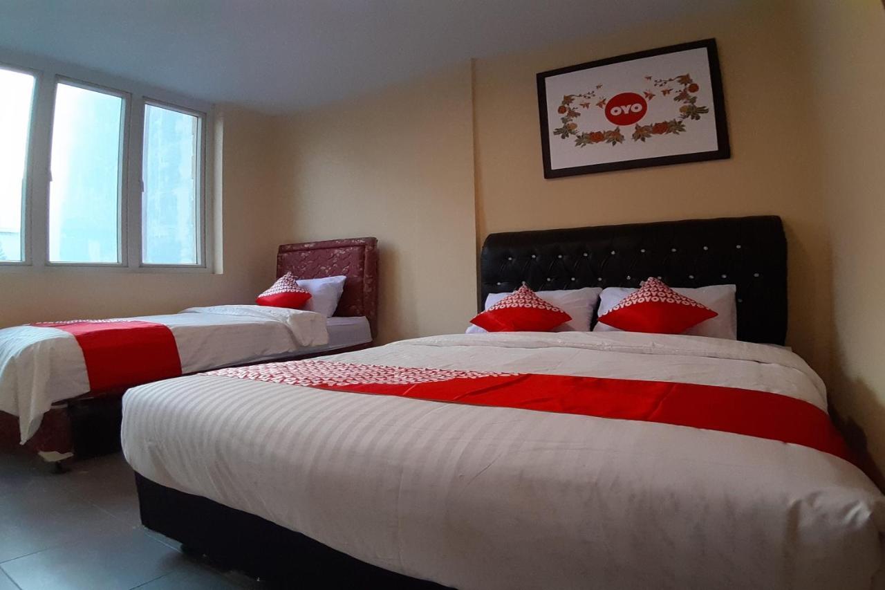 Oyo 1053 Angelyn Home Stay Medan Zewnętrze zdjęcie