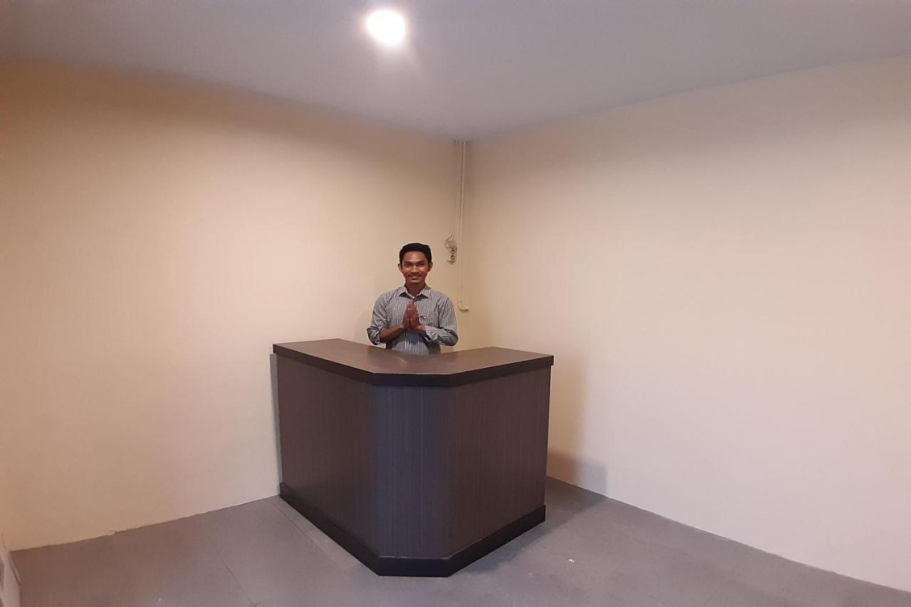Oyo 1053 Angelyn Home Stay Medan Zewnętrze zdjęcie
